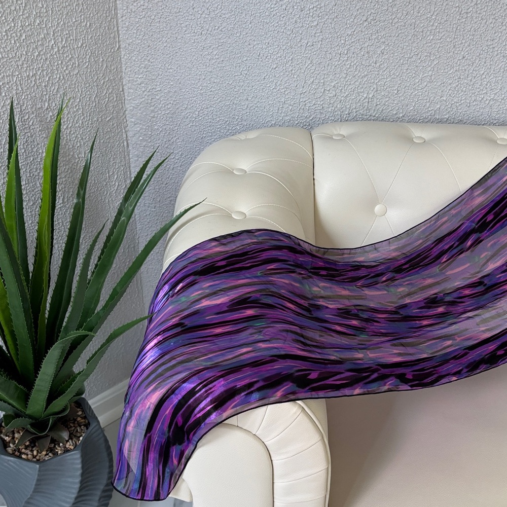 Elegant Purple Scarf - Picture 4 of 10